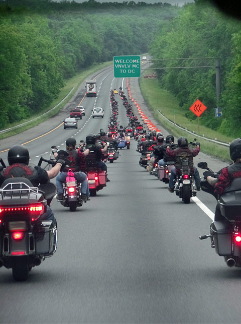 Large Pack of Bikers Headed to Rolling Thunder 2018